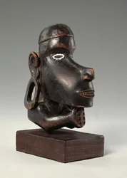 Figuras de proa de proa de canoa (byzuzuzu) das Ilhas Salomão (madeira)